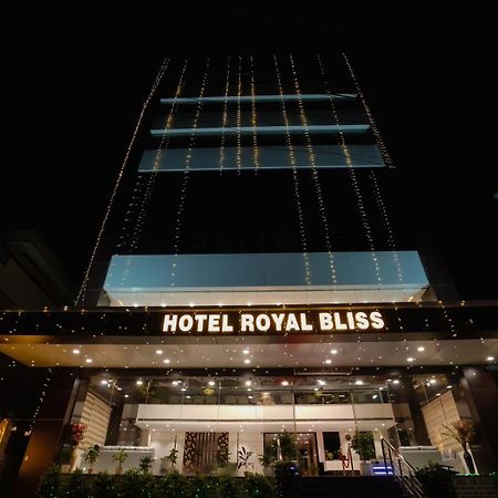 Royal Bliss Hotel Patna  Bagian luar foto