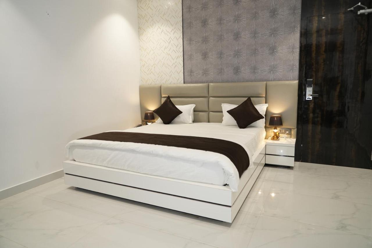 Royal Bliss Hotel Patna  Bagian luar foto
