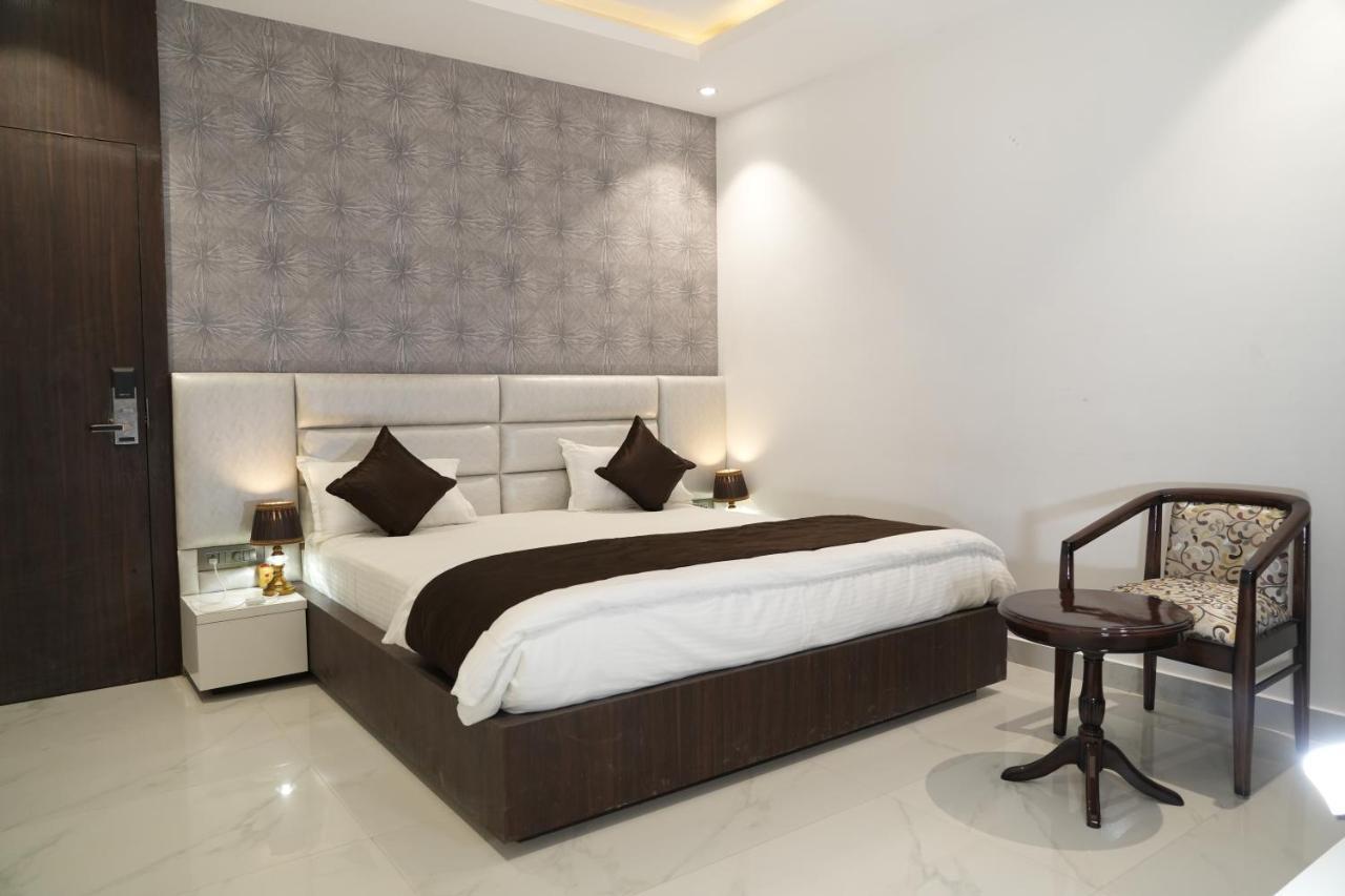 Royal Bliss Hotel Patna  Bagian luar foto