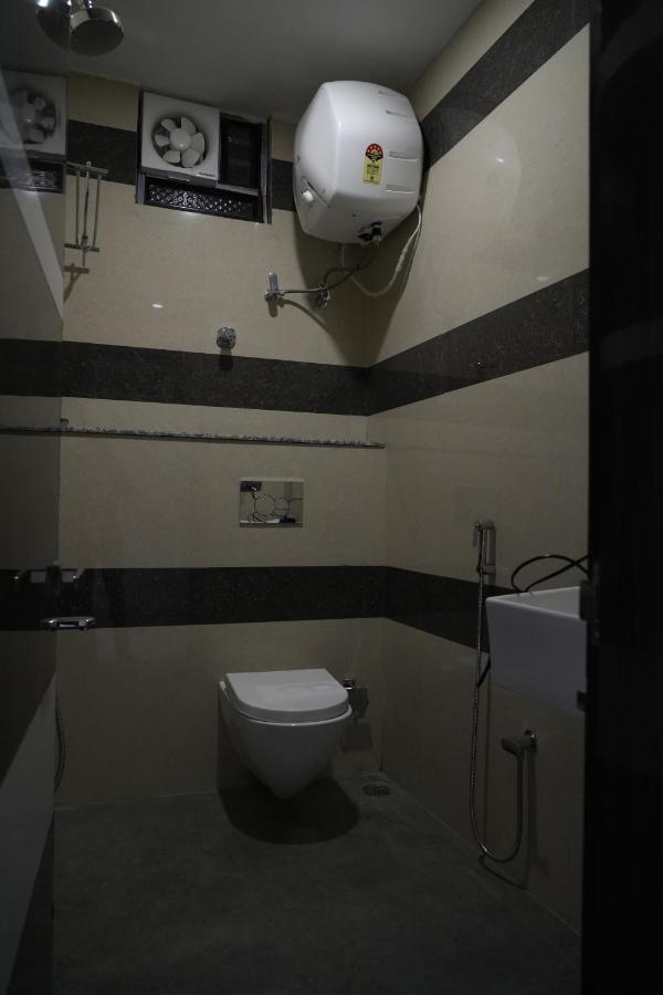 Royal Bliss Hotel Patna  Bagian luar foto