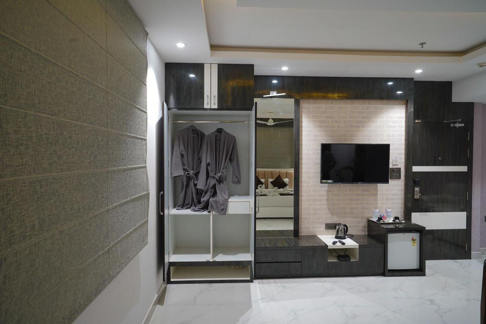 Royal Bliss Hotel Patna  Bagian luar foto